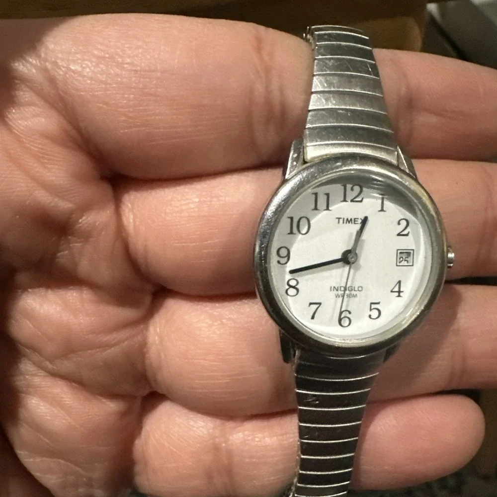 Working Women's Timex Silver Easy Reader Stainless Steel Watch 25mm‎ Fit 7in